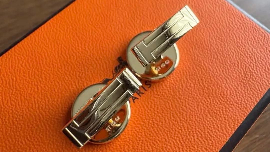 エルメス カフス　HERMÈS ブラック×ゴールド‼️