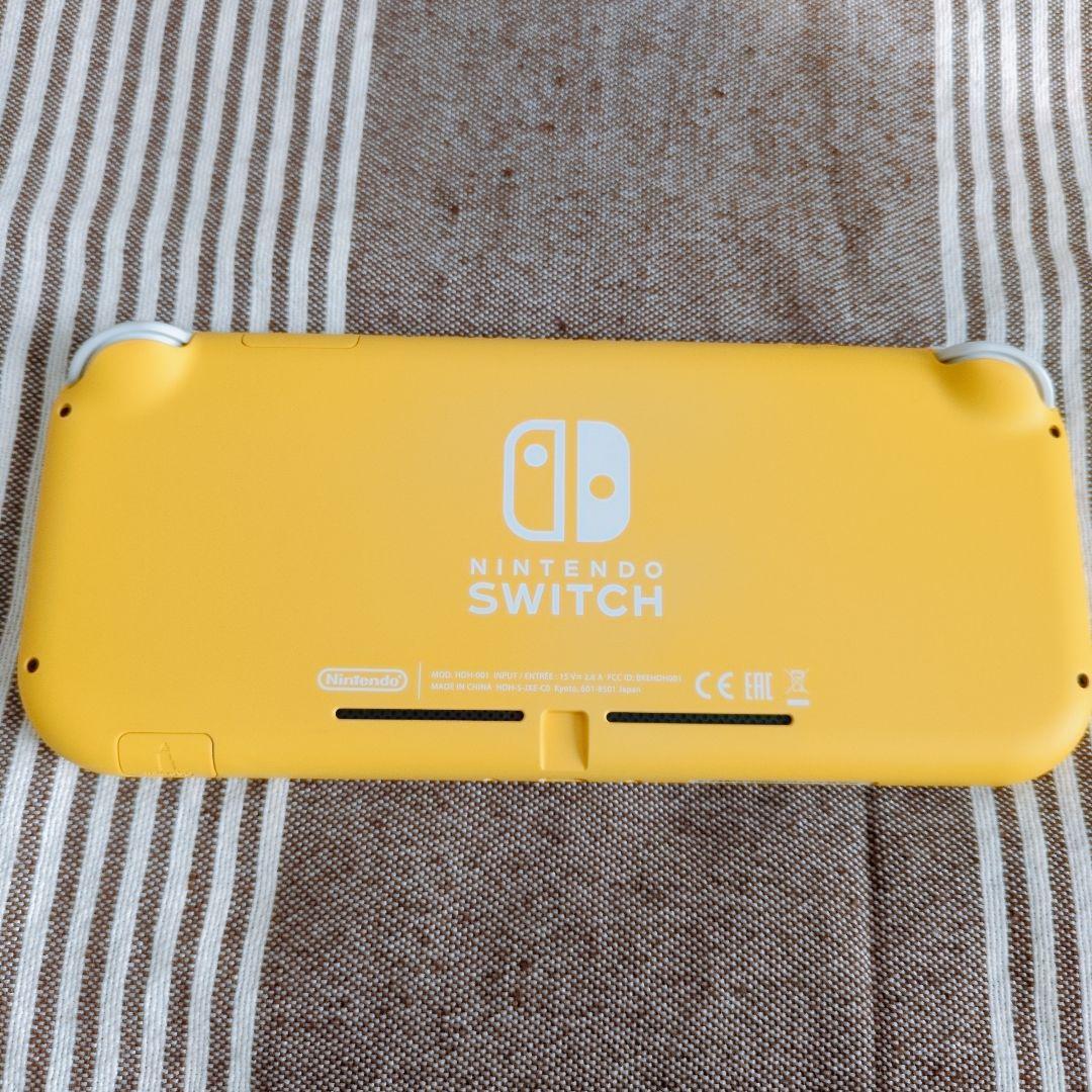 Nintendo Switch Lite イエロー ピカチュウ持ち運びケース付き
