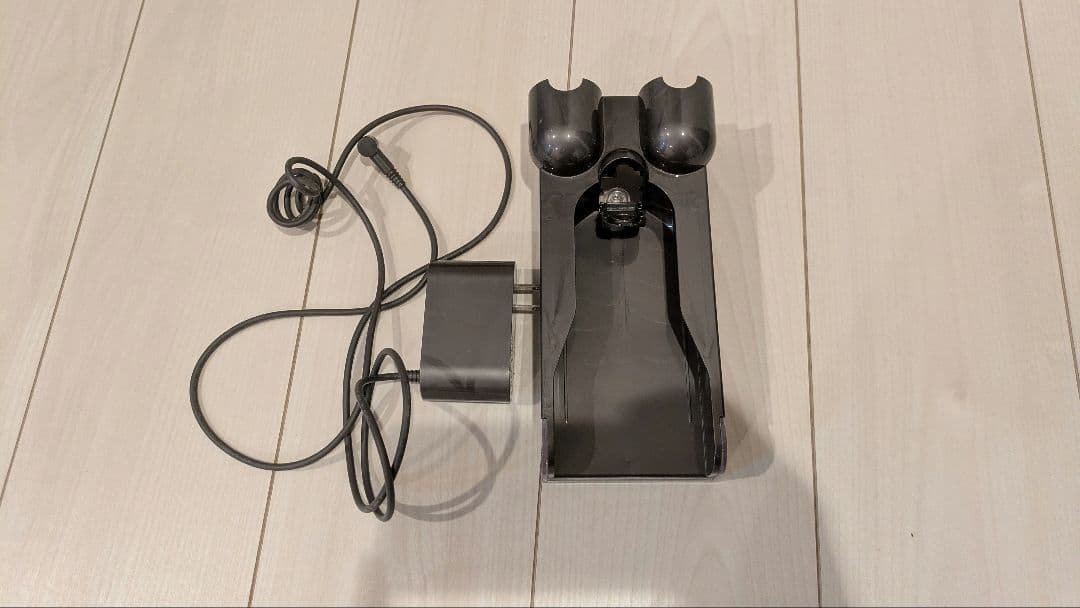 価格見直し Dyson V10 fluffy アタッチメント多数 中古品