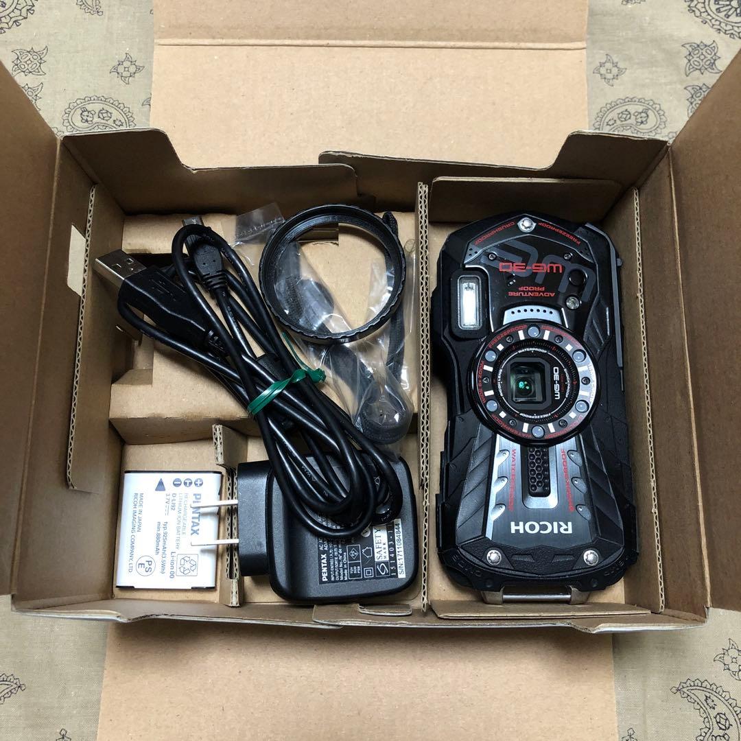 完品 RICOH WG-30 防水 防塵 耐衝撃 デジカメ コンデジ 美品