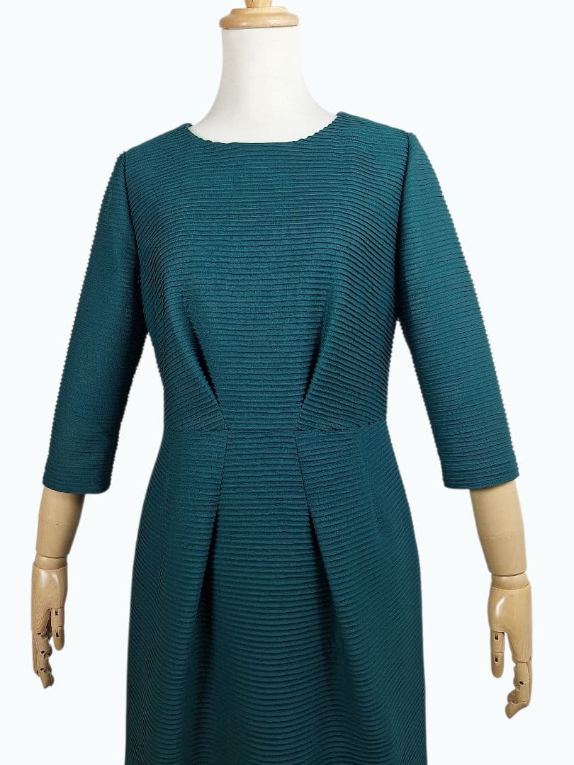 美品 Leilian プリーツデザインワンピース