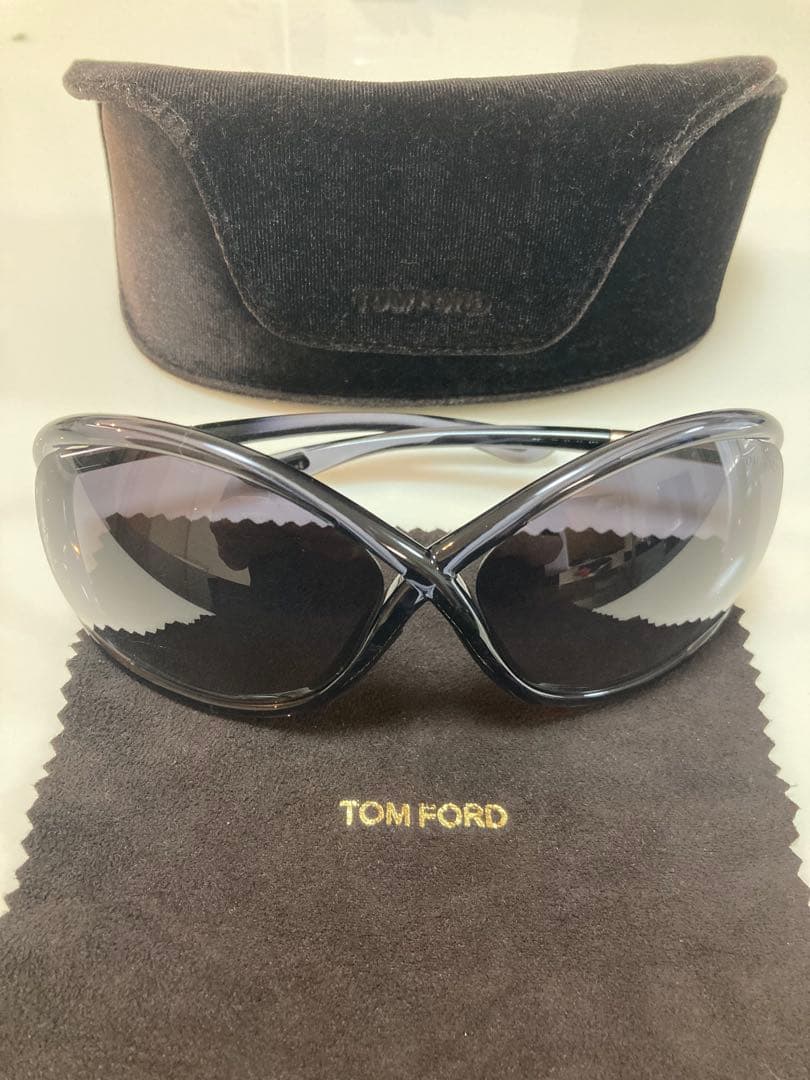 TOM FORD トムフォード/グレー グラデーション/サングラス /ケース付き
