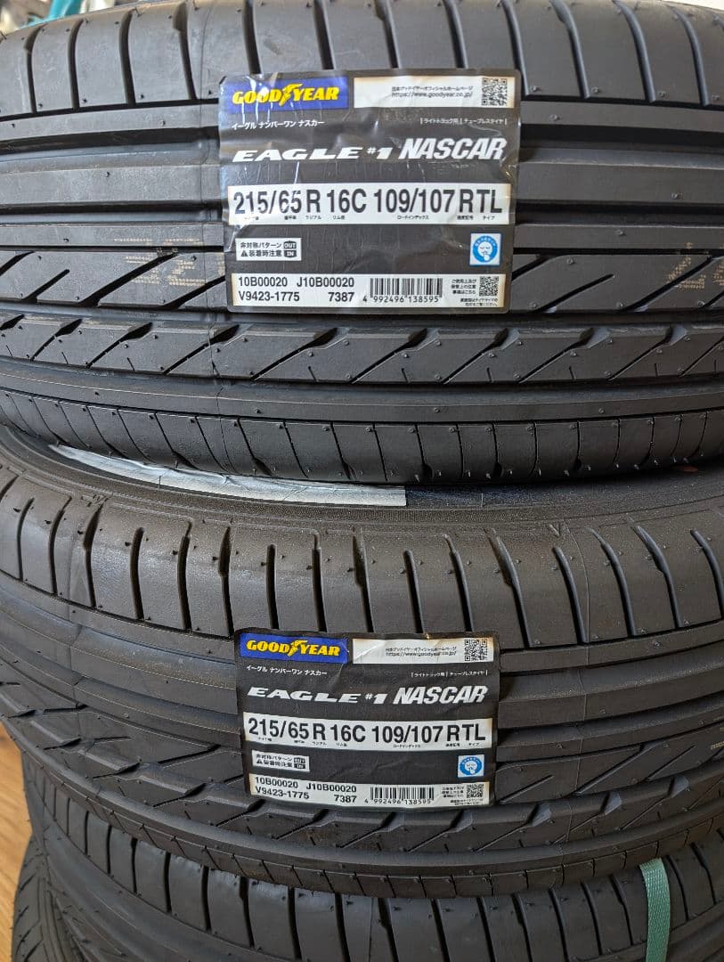 215/65R16C 109/10 7R GOODYEAR EAGLE4本セット
