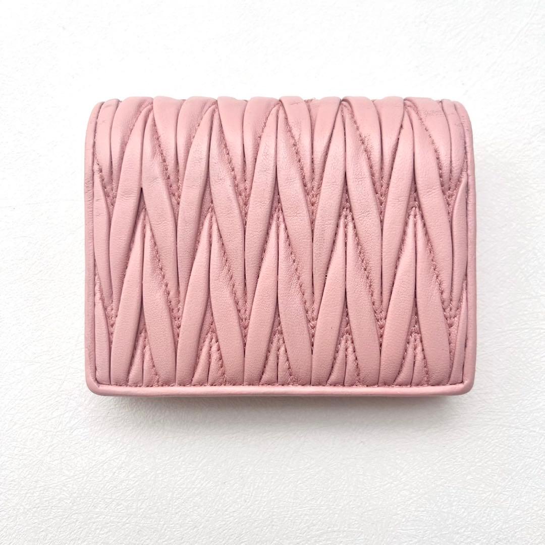 大人気 miu miu ミュウミュウ マテラッセ 二つ折り財布　0315-④