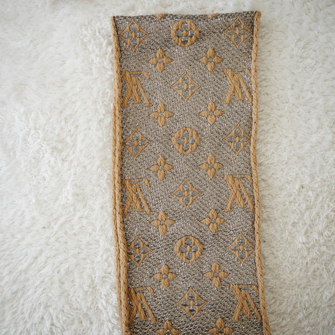 ルイヴィトン　LOUIS VUITTON LV マフラー エシャルプ ロゴマニア