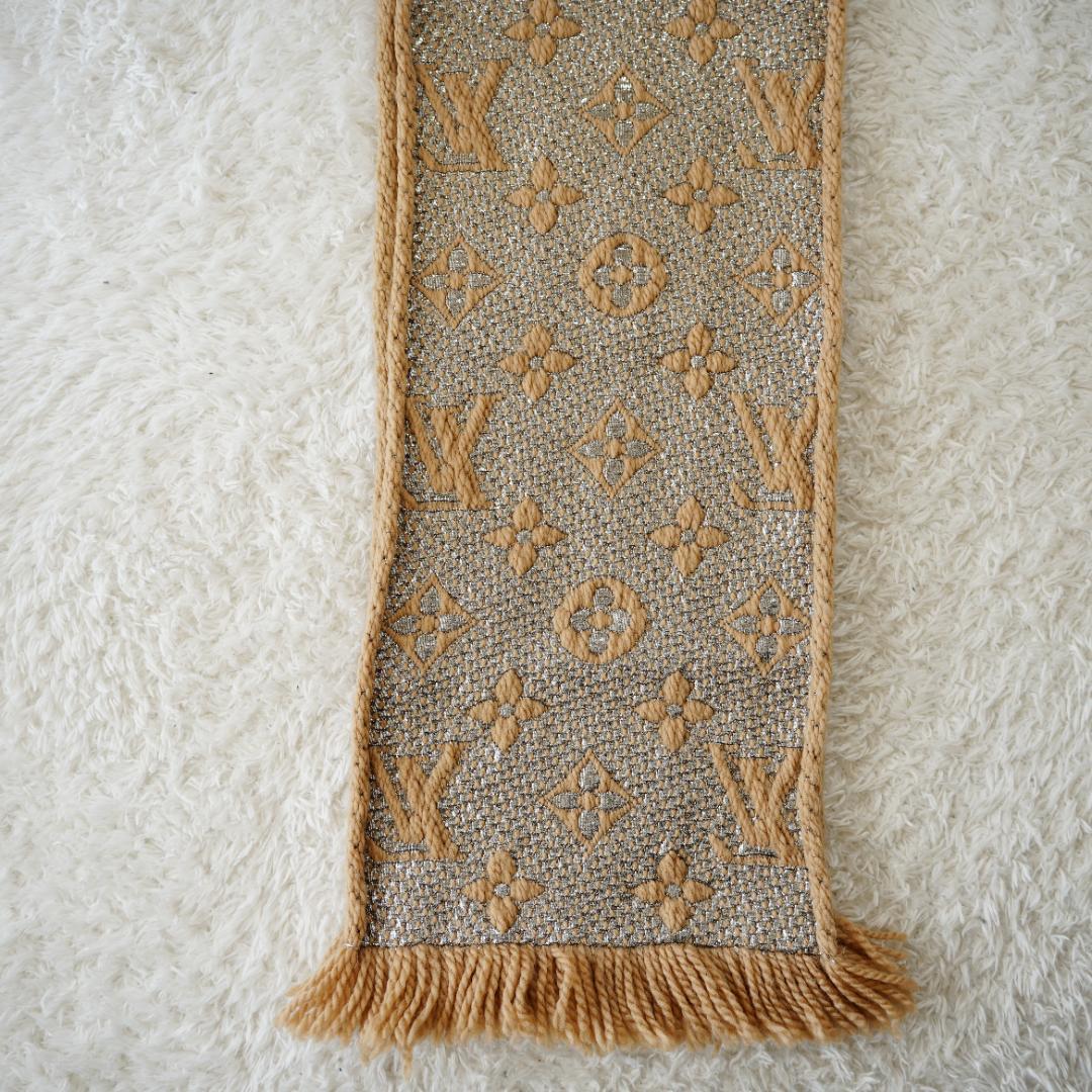 ルイヴィトン　LOUIS VUITTON LV マフラー エシャルプ ロゴマニア
