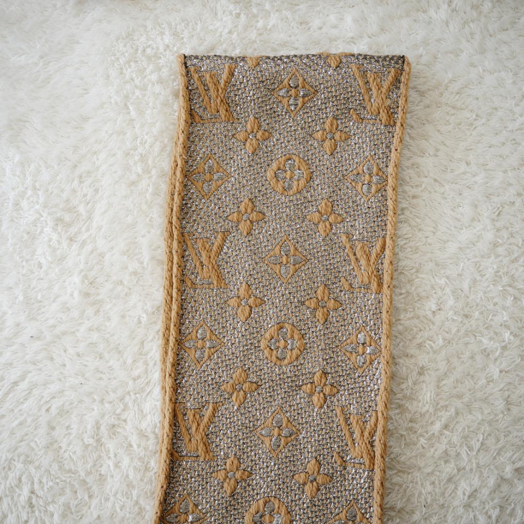 ルイヴィトン　LOUIS VUITTON LV マフラー エシャルプ ロゴマニア