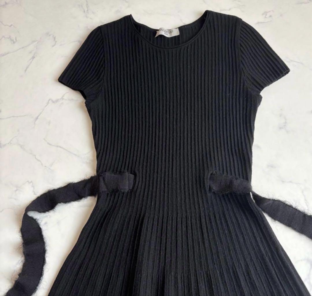 美品 ヴァレンティノ ワンピース 黒 半袖ニット リボン　ニットワンピース