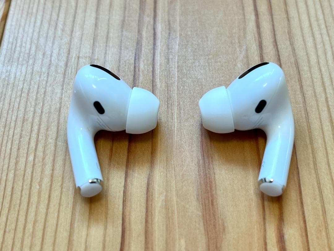 AirPods Pro (第1世代) A2084 ＋ 耐衝撃シリコンケース付き