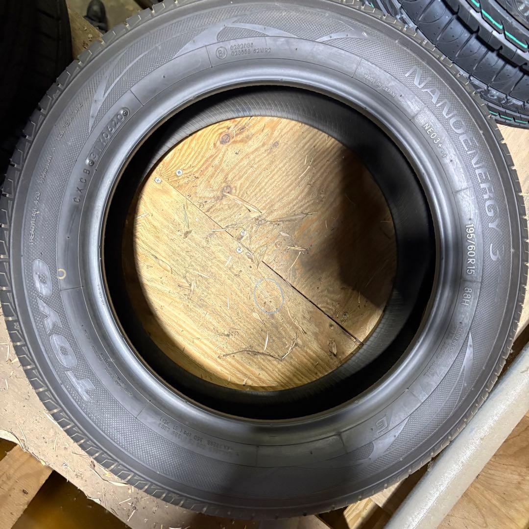 195/60r15 TOYO タイヤ