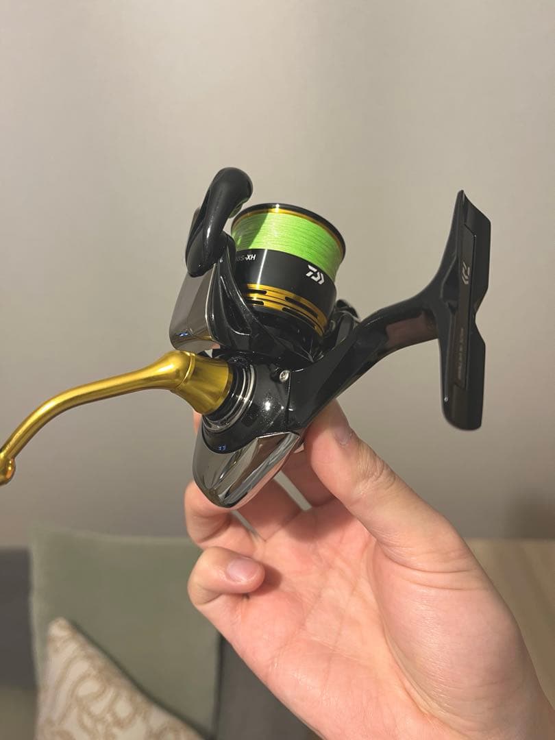 【美品】daiwa ダイワ　23レガリスLT 2000S-XH スピニング