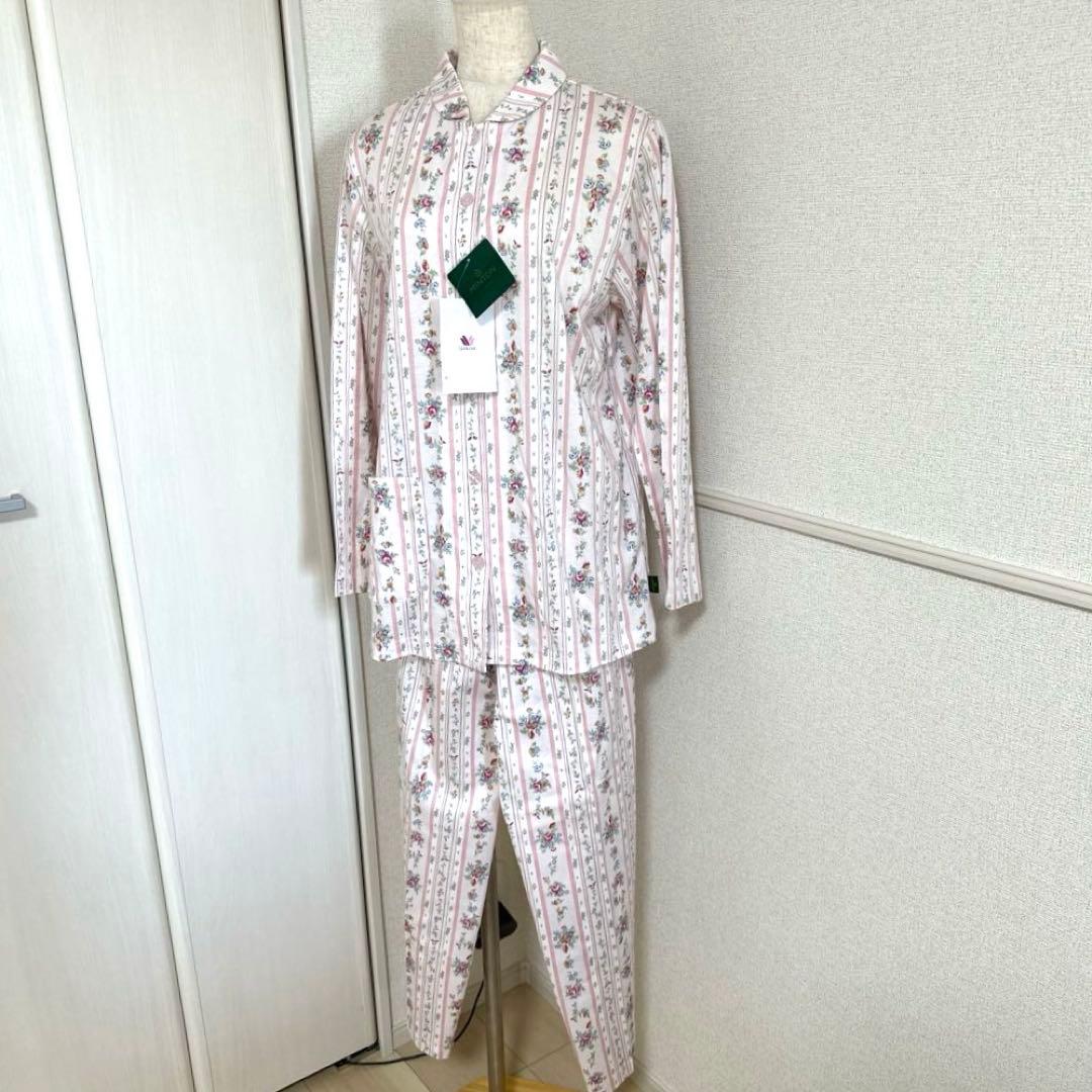 新品未使用タグ付　ワコールミントン　かわいいお花柄長袖パジャマ　ピンクM