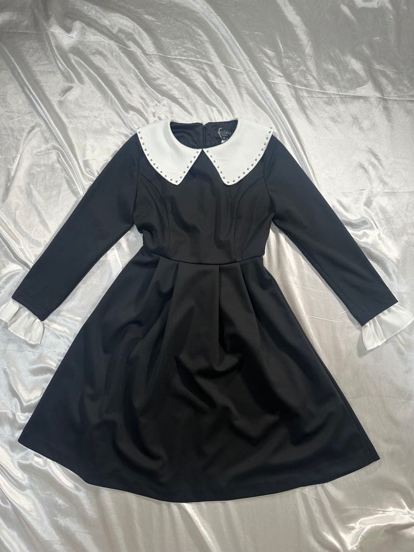新品　EmiriaWiz エミリアウィズ　スタッズカラーフレアワンピース