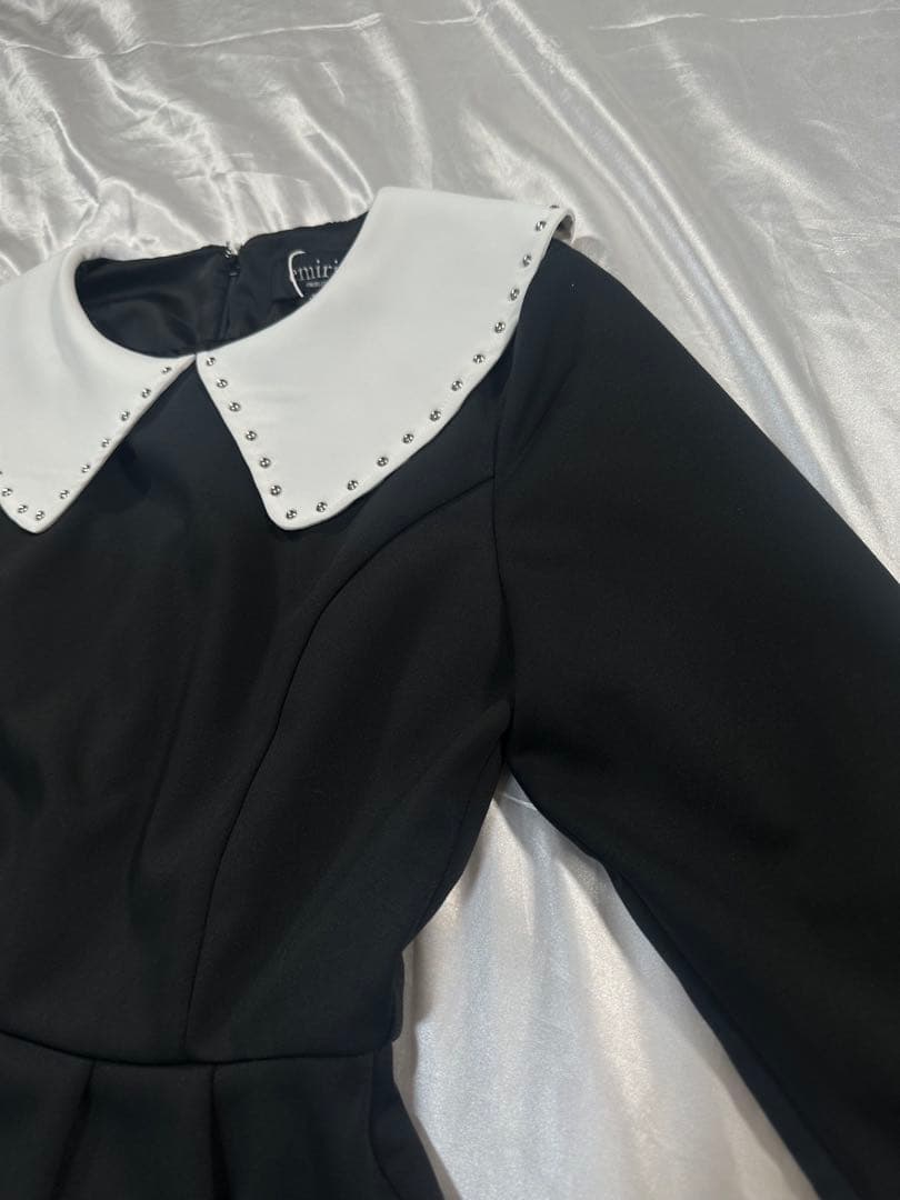 新品　EmiriaWiz エミリアウィズ　スタッズカラーフレアワンピース