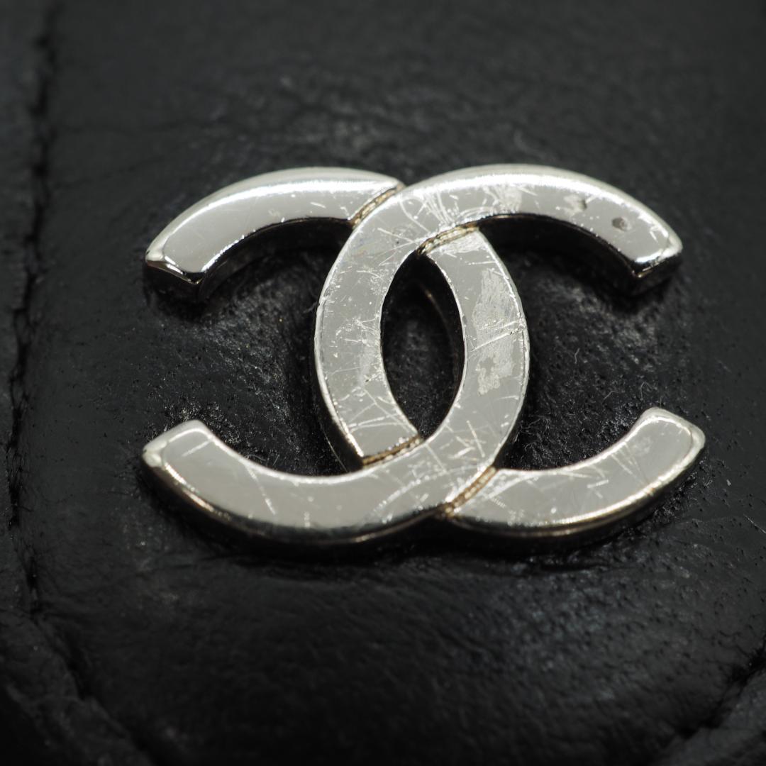 CHANEL シャネル マトラッセ 二つ折り ミドル財布 シルバー金具 黒