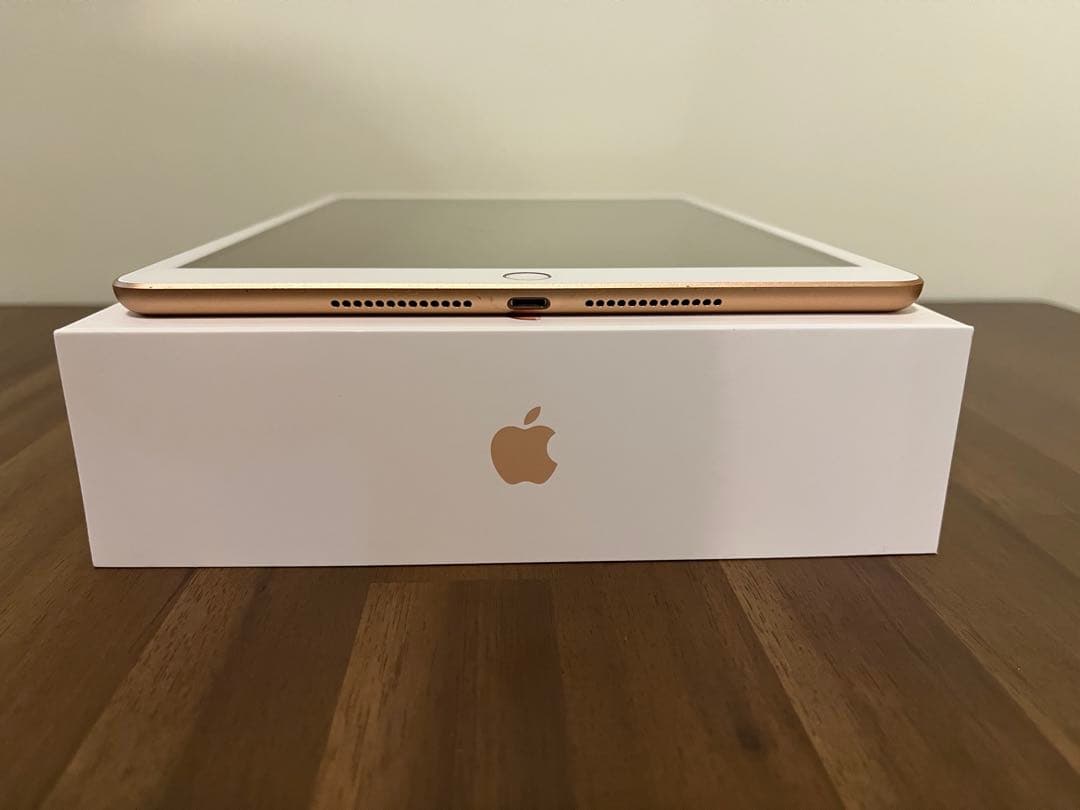 Apple iPad (第8世代) ゴールド 32GB