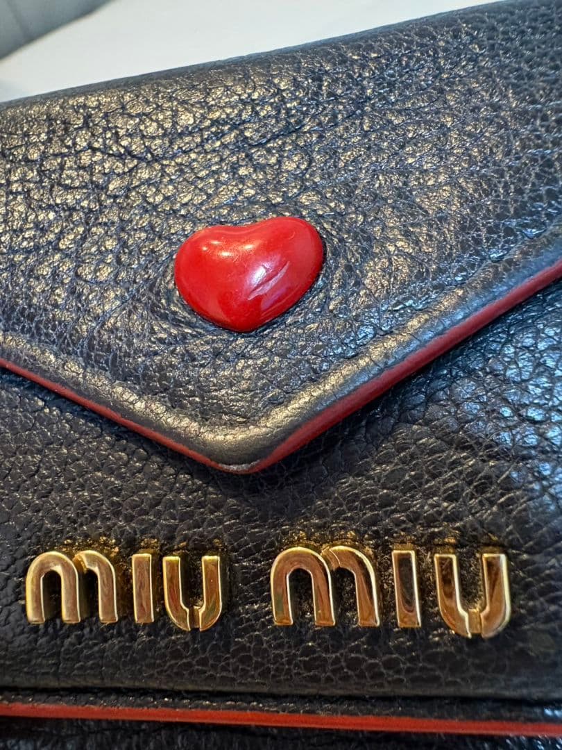 人気✨ MIU MIU ラブレター ハート マドラス 三つ折り財布 ウォレット