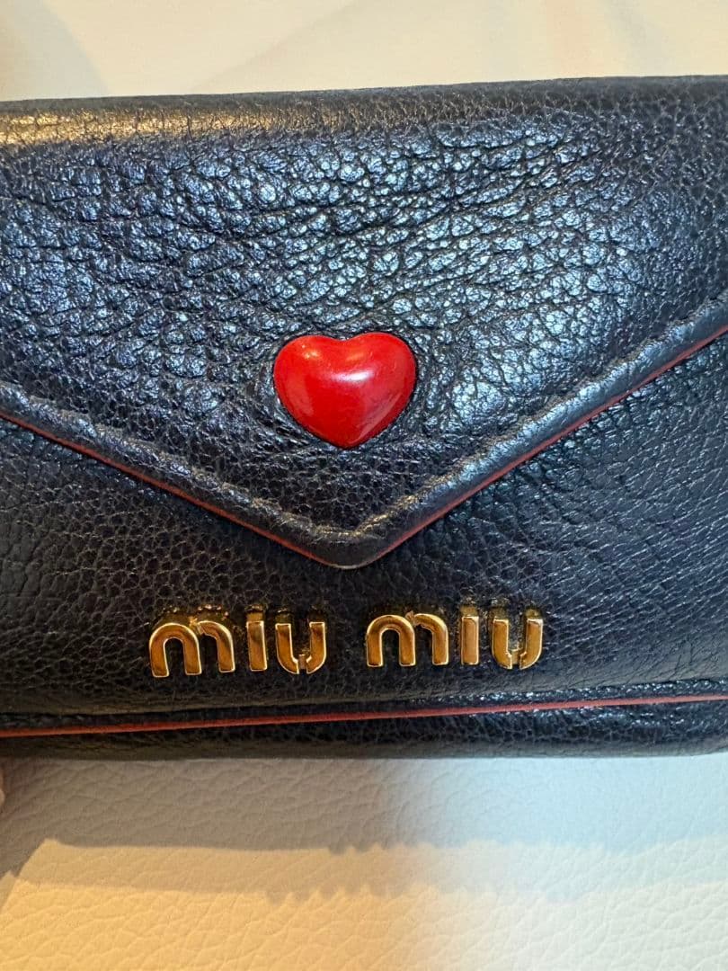 人気✨ MIU MIU ラブレター ハート マドラス 三つ折り財布 ウォレット