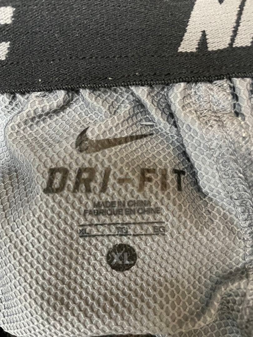 00s NIKE ナイキ　トラックパンツ　ジャージ　グレー　テック　刺繍　古着
