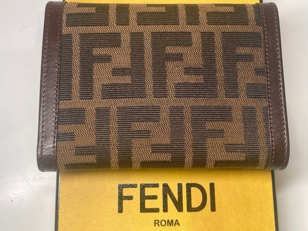 【新品未使用】FENDI ズッカ柄　三つ折り財布