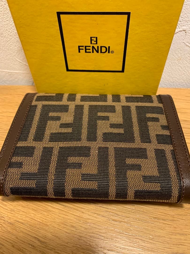 【新品未使用】FENDI ズッカ柄　三つ折り財布