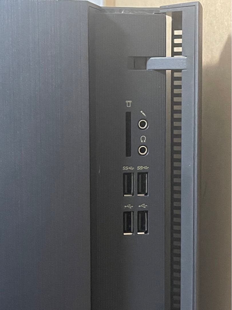 小型ゲーミングパソコン