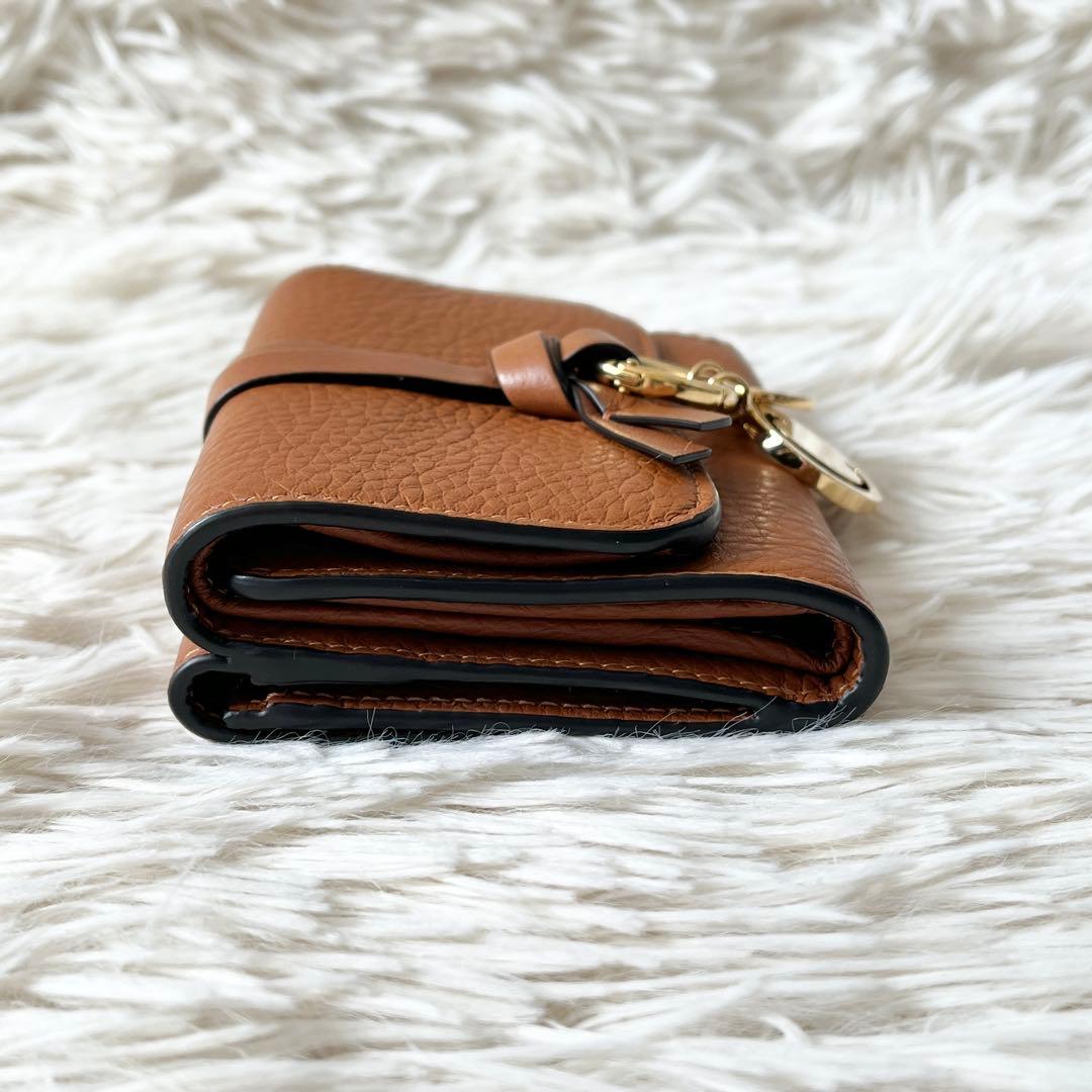 新品未使用✨　Chloe　Alphbet　アルファベット　三つ折り財布