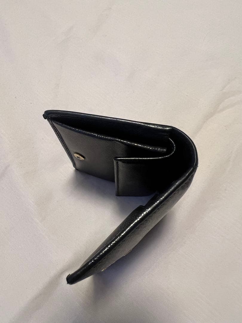 PRADA プラダ サフィアーノレザー 二つ折り財布 ブラック ゴールドロゴ