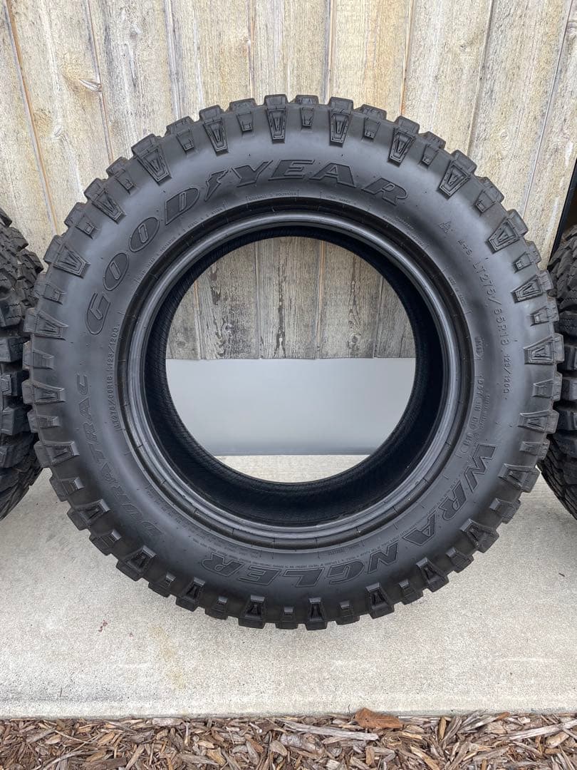 【値下げ】 オールシーズン デュラトラック 275/65R 18インチ　タンドラ