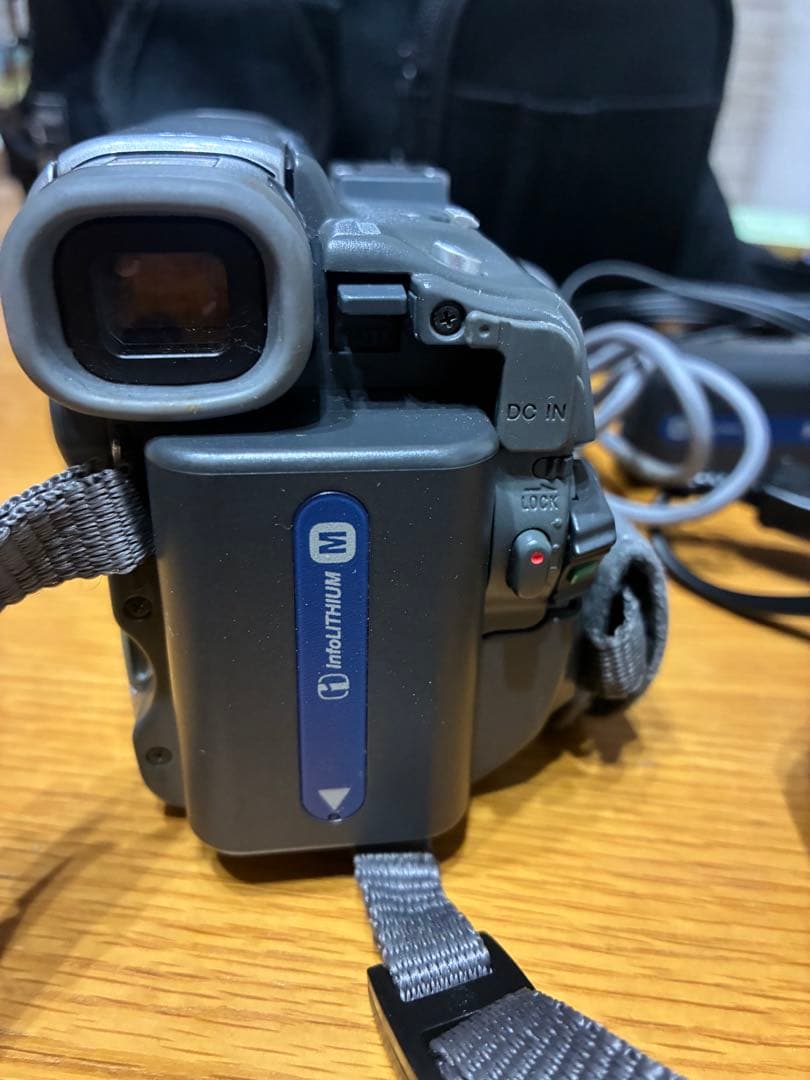 ビデオカメラ SONY Digital Handycam MEGA PIXEL