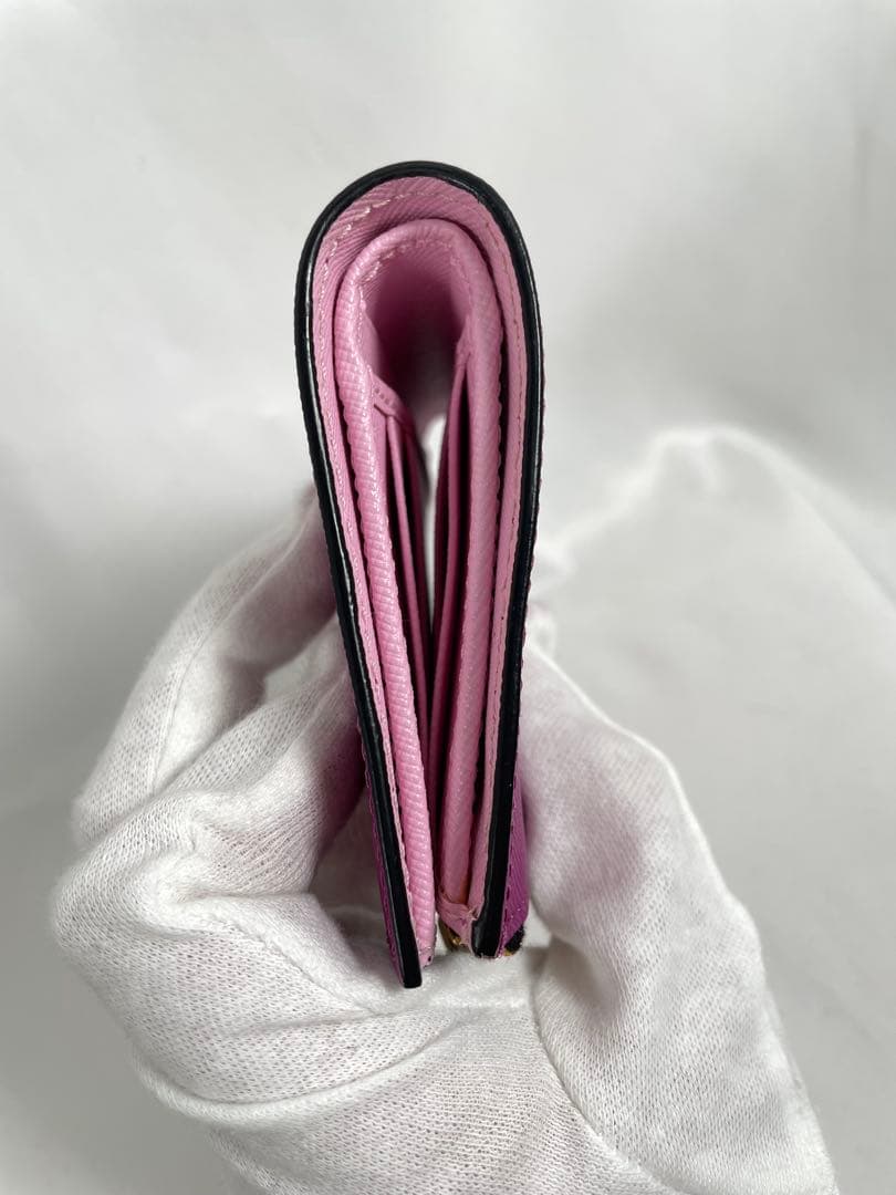 未使用 MARNI マルニ 二つ折り財布 サフィアーノレザー 箱付き