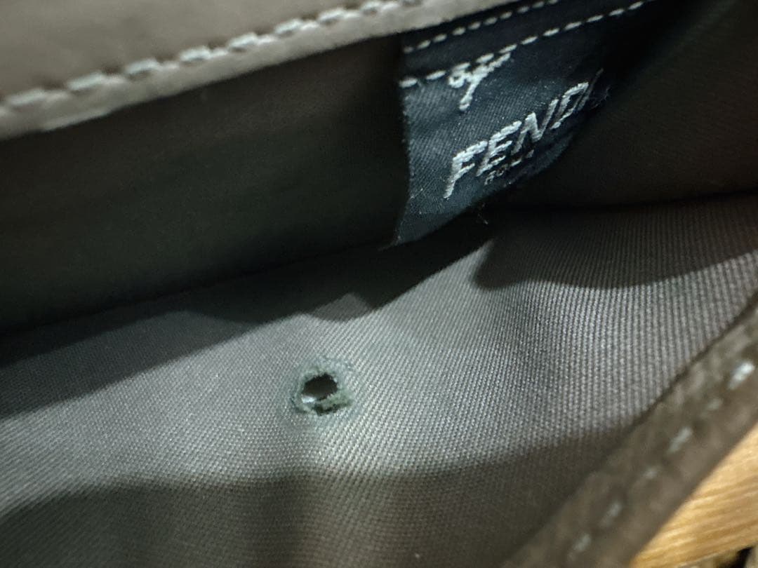 FENDI 三つ折り財布 グレージュ