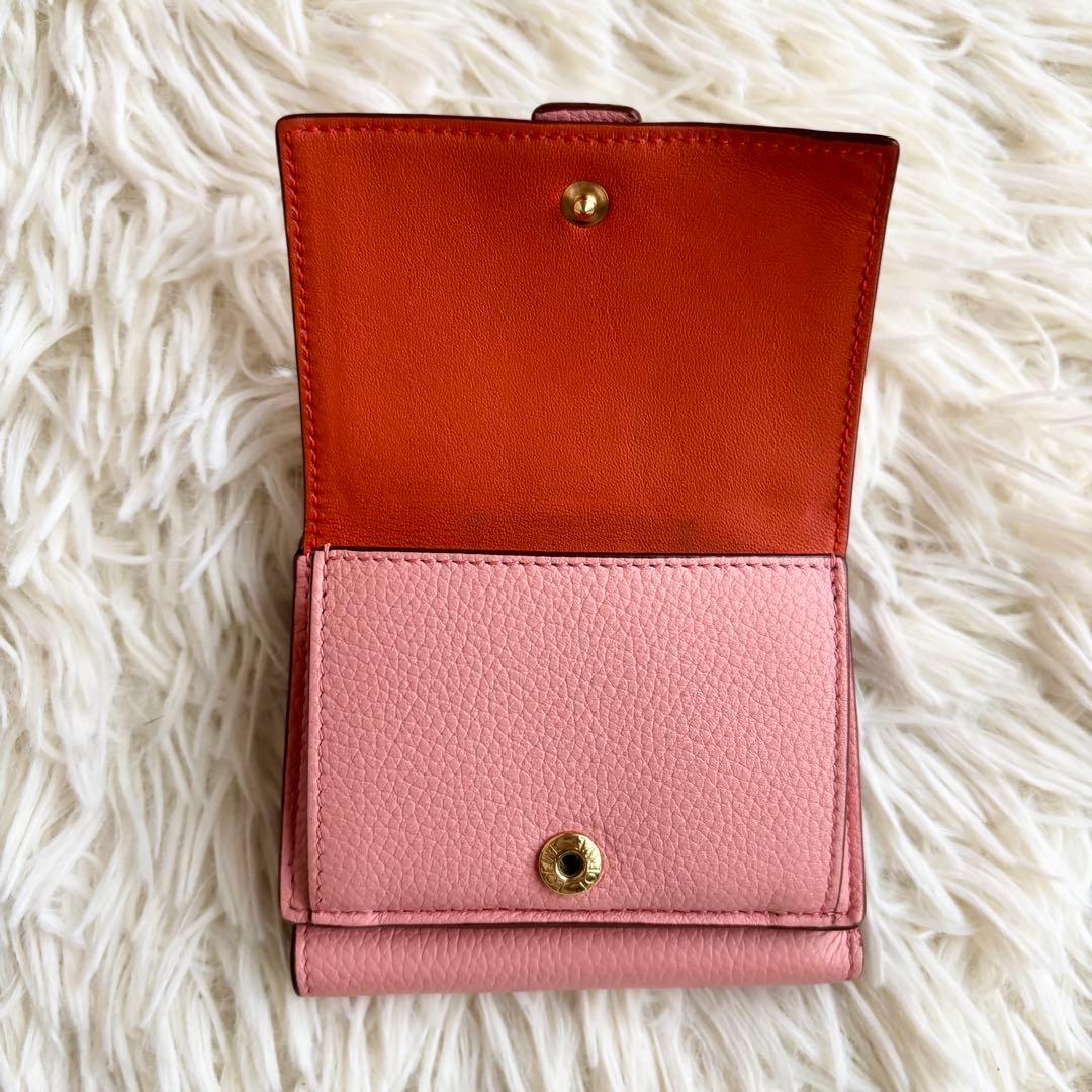 LOEWE バーティカルスモールトリフォールドウォレット アナグラム