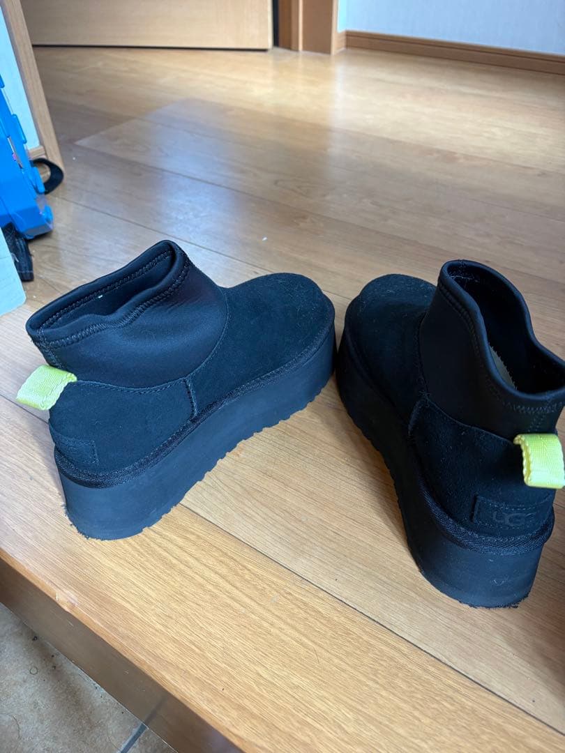 アグ　UGG クラシック ミニ ディッパー パッファー　ムートンブーツ　厚底