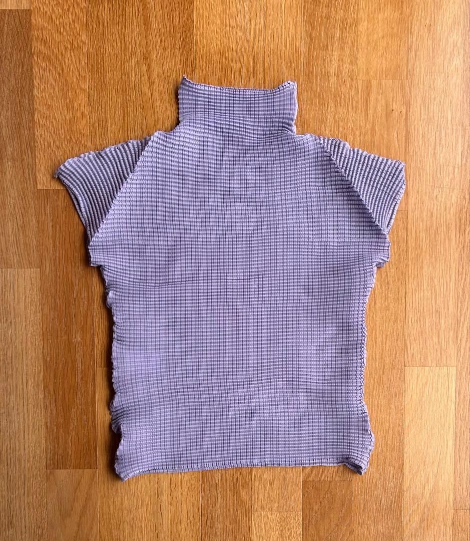 ISSEYMIYAKE プリーツハイネック半袖 ラベンダー