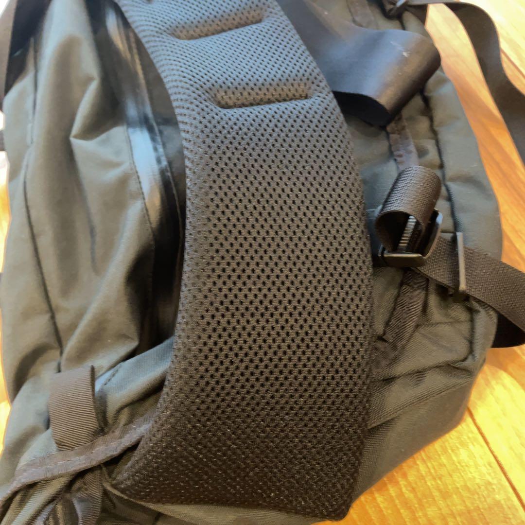 美品　ミステリーランチ　インベーダー　メッセンジャー　ショルダー