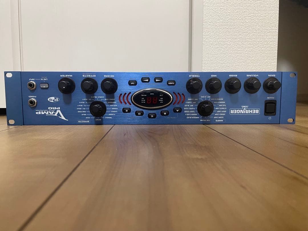 動作確認済 BEHRINGER V-AMP PRO 電源ケーブル付属