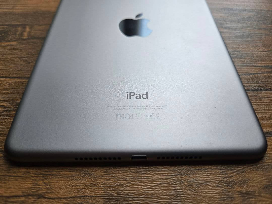 iPad mini4 cellular 16GBスペースグレー本体