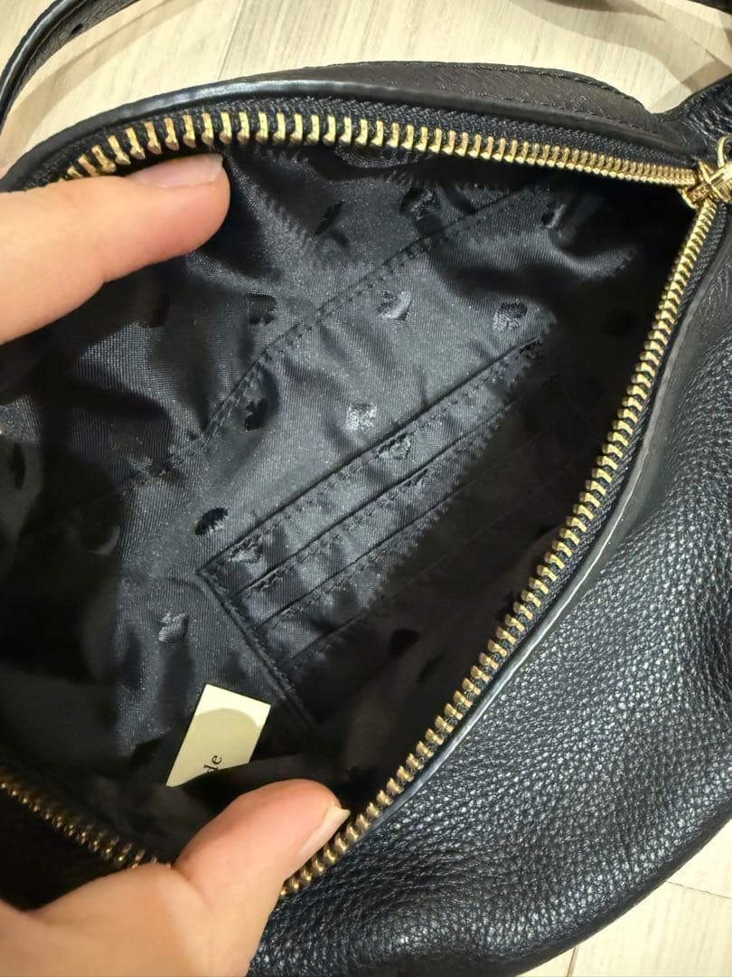 【美品】kate spade 黒 レザー ウエストポーチ
