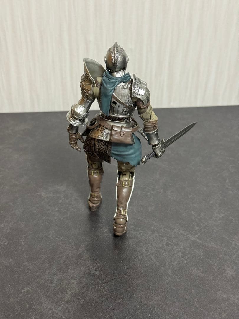 figma フリューテッドアーマー デモンズソウル(中古現状品)