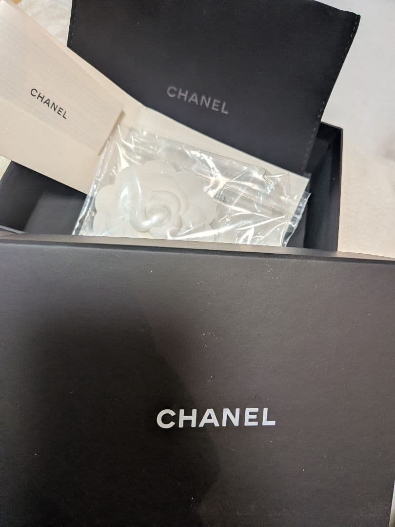 CHANEL ブラックレザー 三つ折り財布