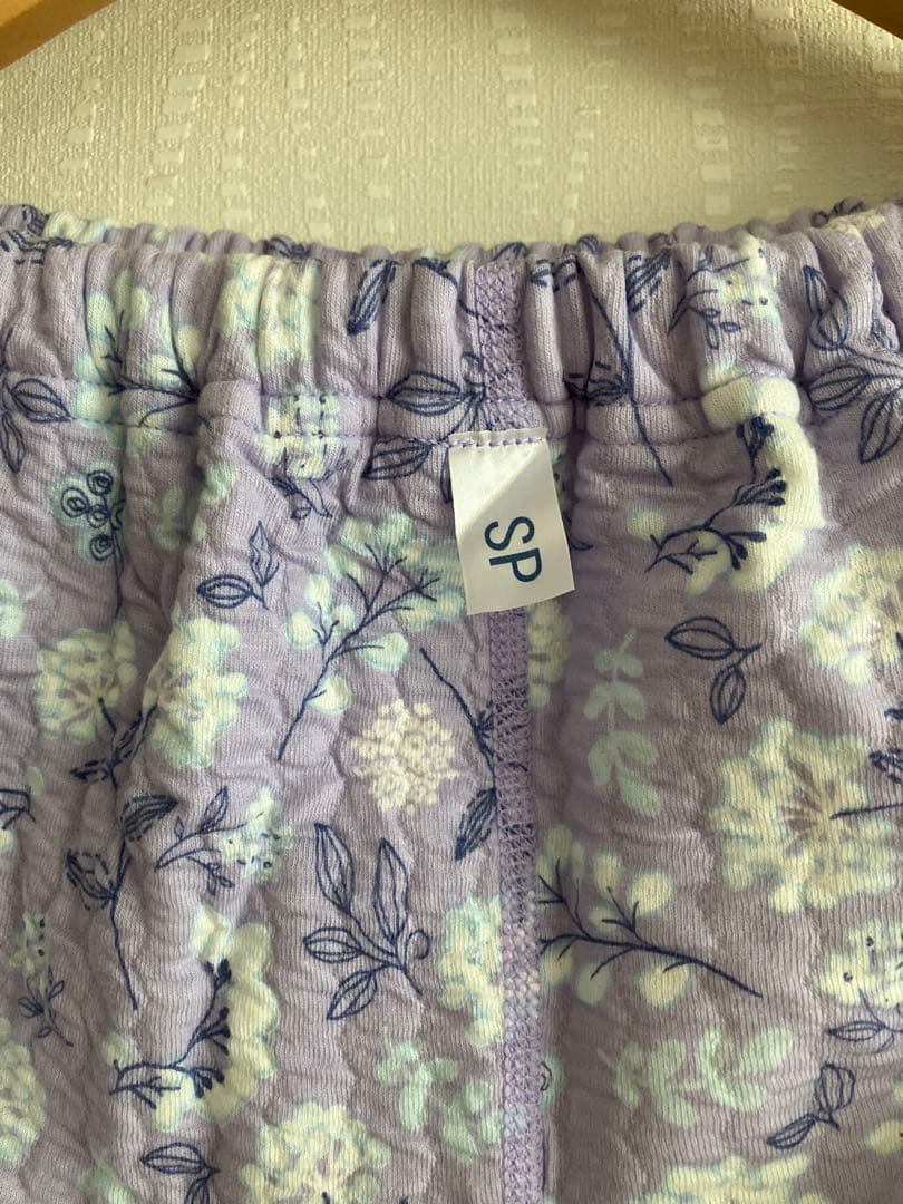 ワコール紫色の花柄 あったか素材のパジャマ セット SP