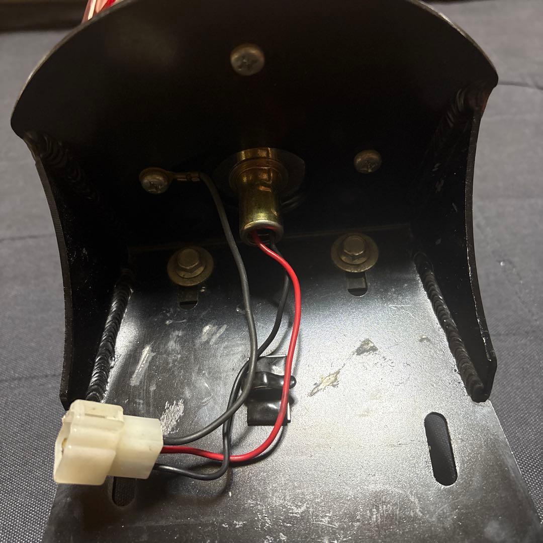 赤い丸型テールライト z2