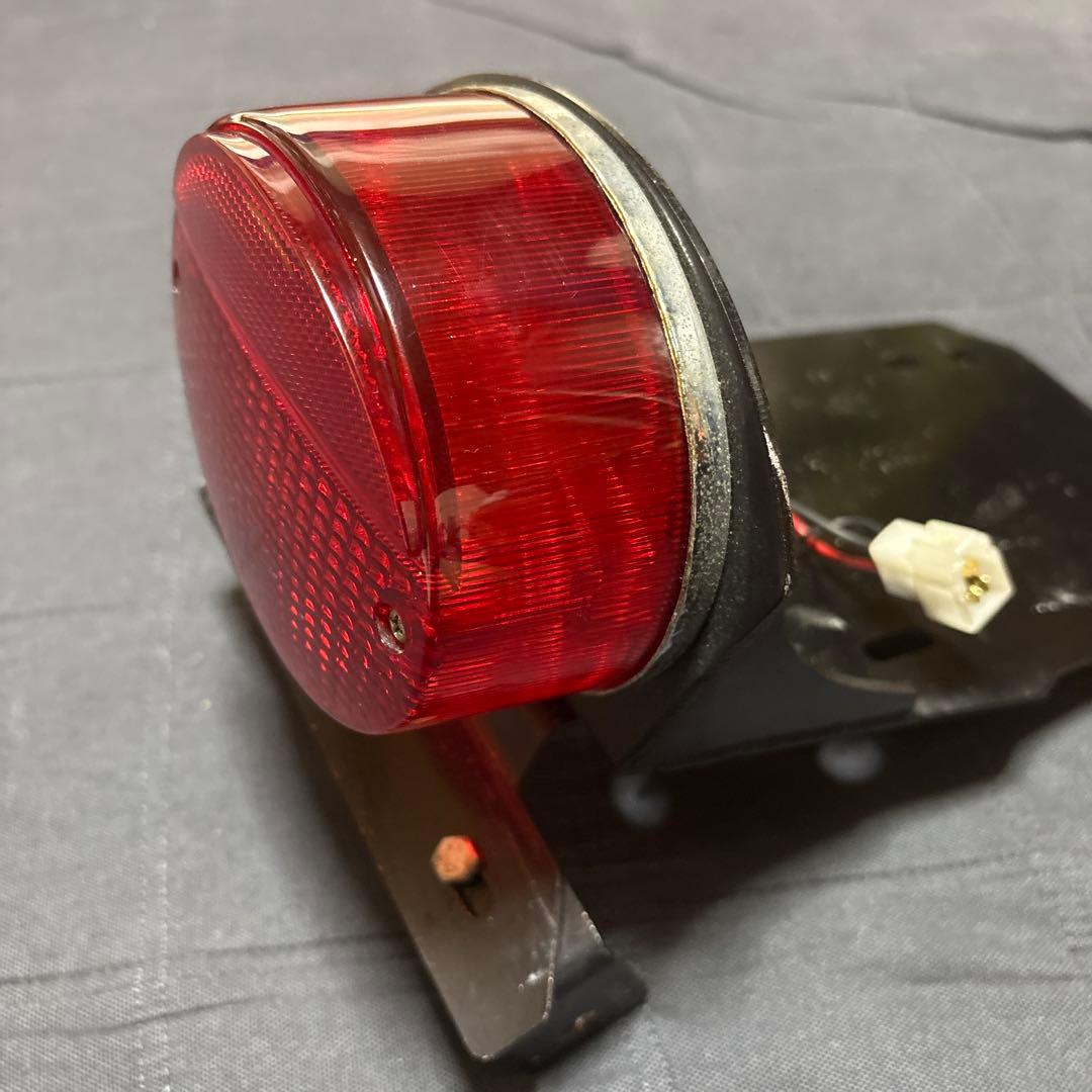 赤い丸型テールライト z2