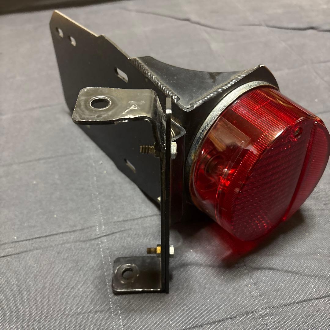 赤い丸型テールライト z2
