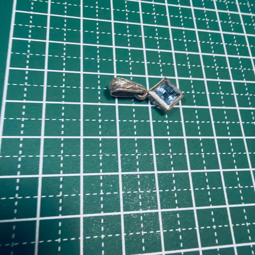ZOCALOネックレストップのシルバーアクセサリー