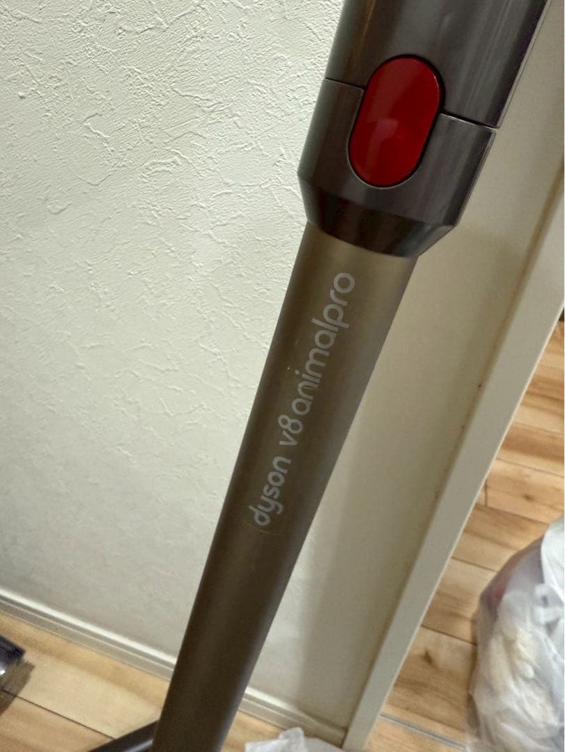 Dyson V8 animalpro スティッククリーナー 本体とアタッチメント
