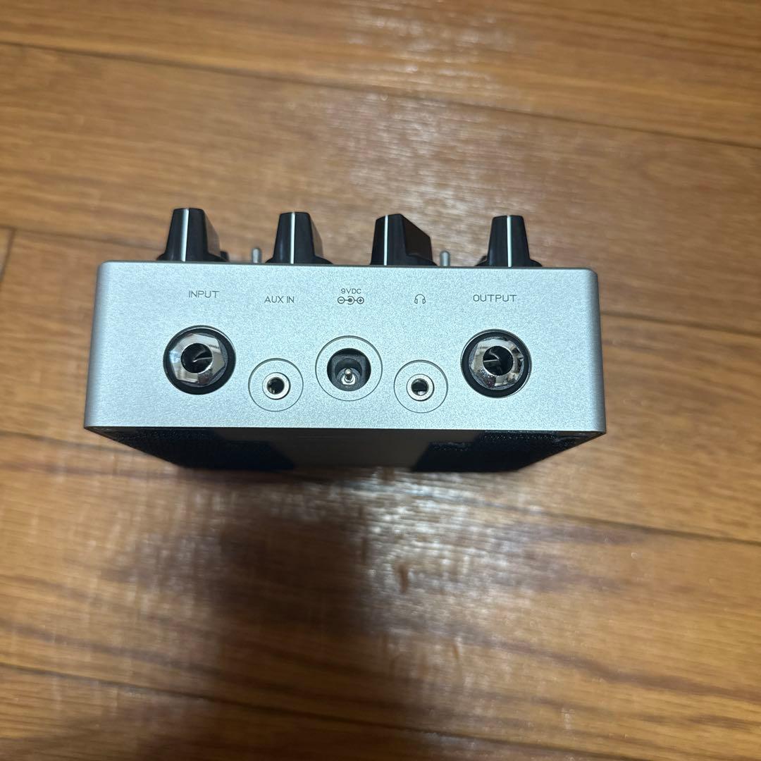MICROTUBES B7K ULTRA ベース プリアンプ ダークグラス