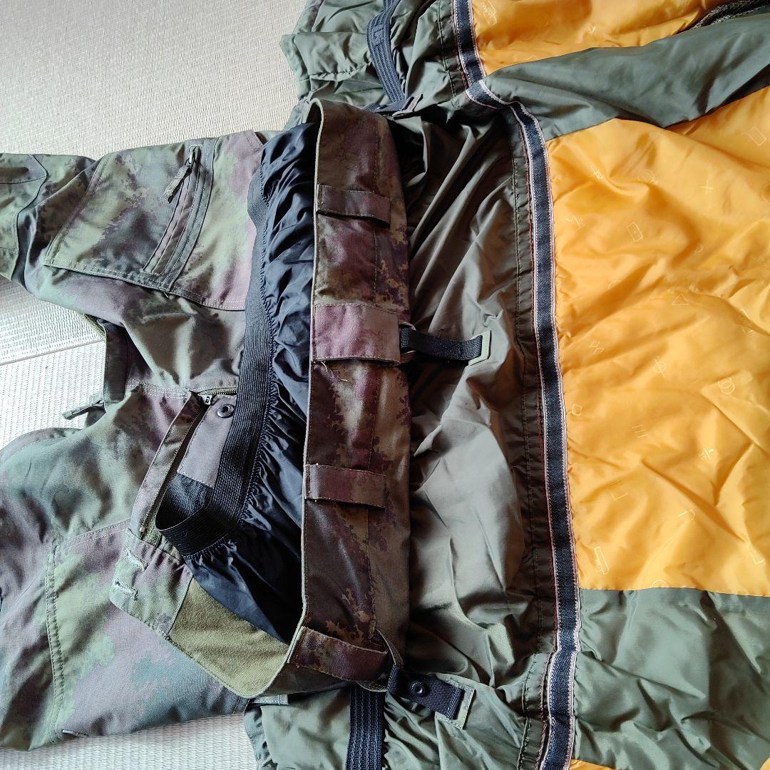 美品 BURTON 迷彩 スノーボードウェア 上下セット メンズM