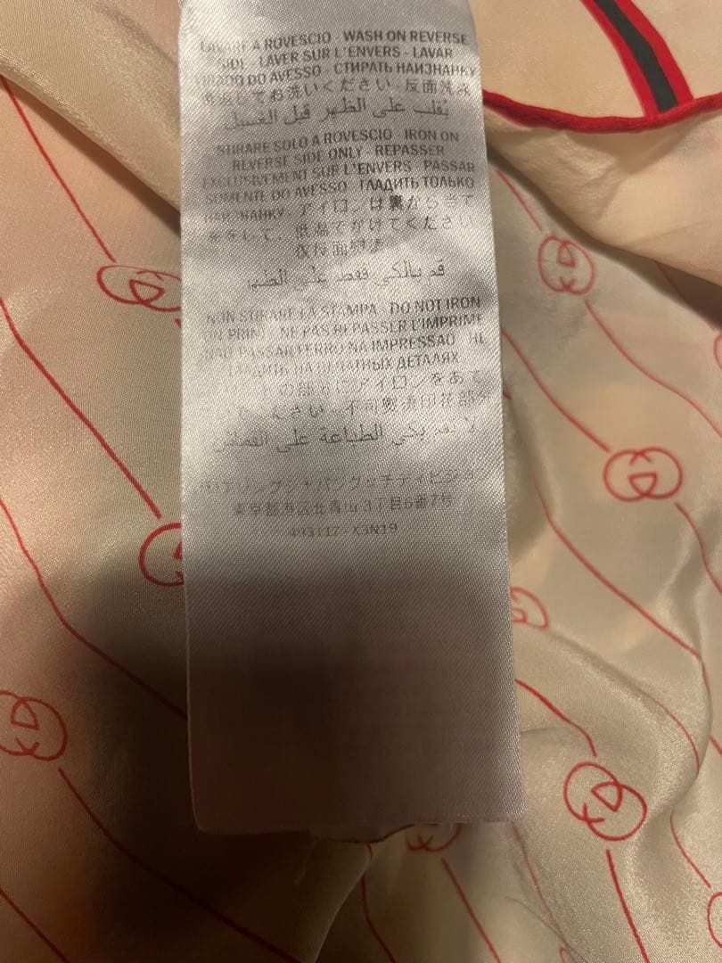 GUCCI Tシャツ　星総柄　黒　金